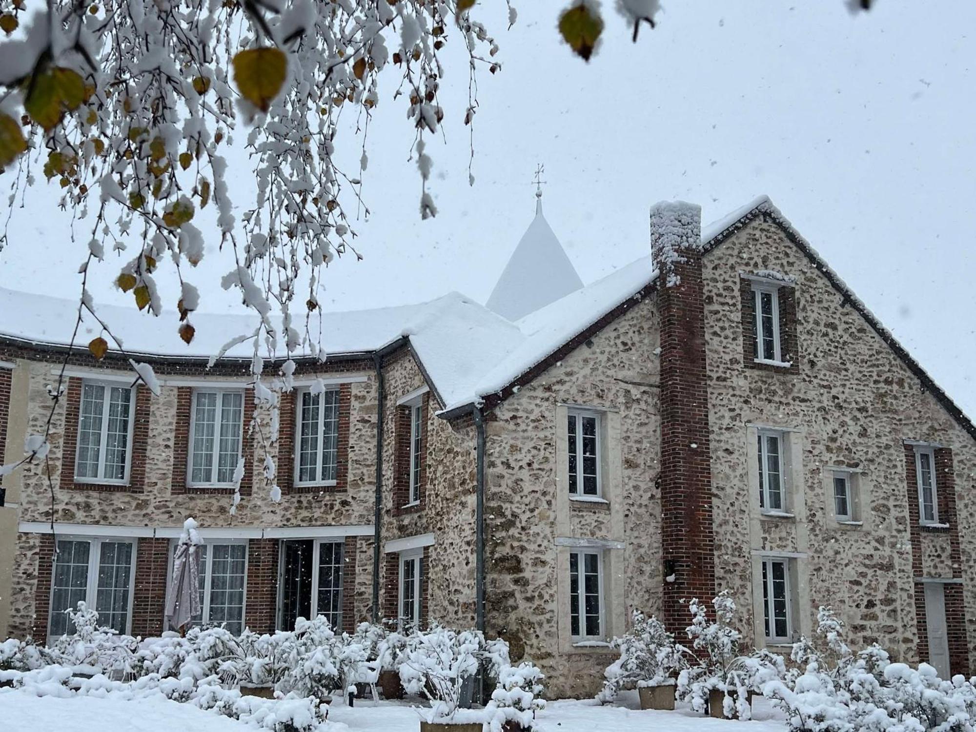 Le Petit Chateau Baye  Exterior photo
